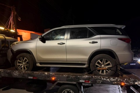 Hilux furtada em Umuarama é recuperada após perseguição em Icaraíma