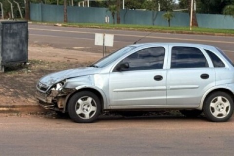 HOMEM FICA FERIDO EM ACIDENTE ENTRE CARRO E MOTO EM GOIOERÊ